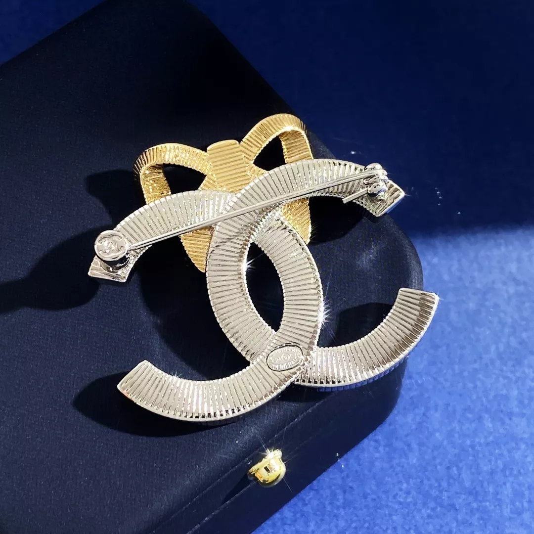 chanel brooches pour femme s_12705774